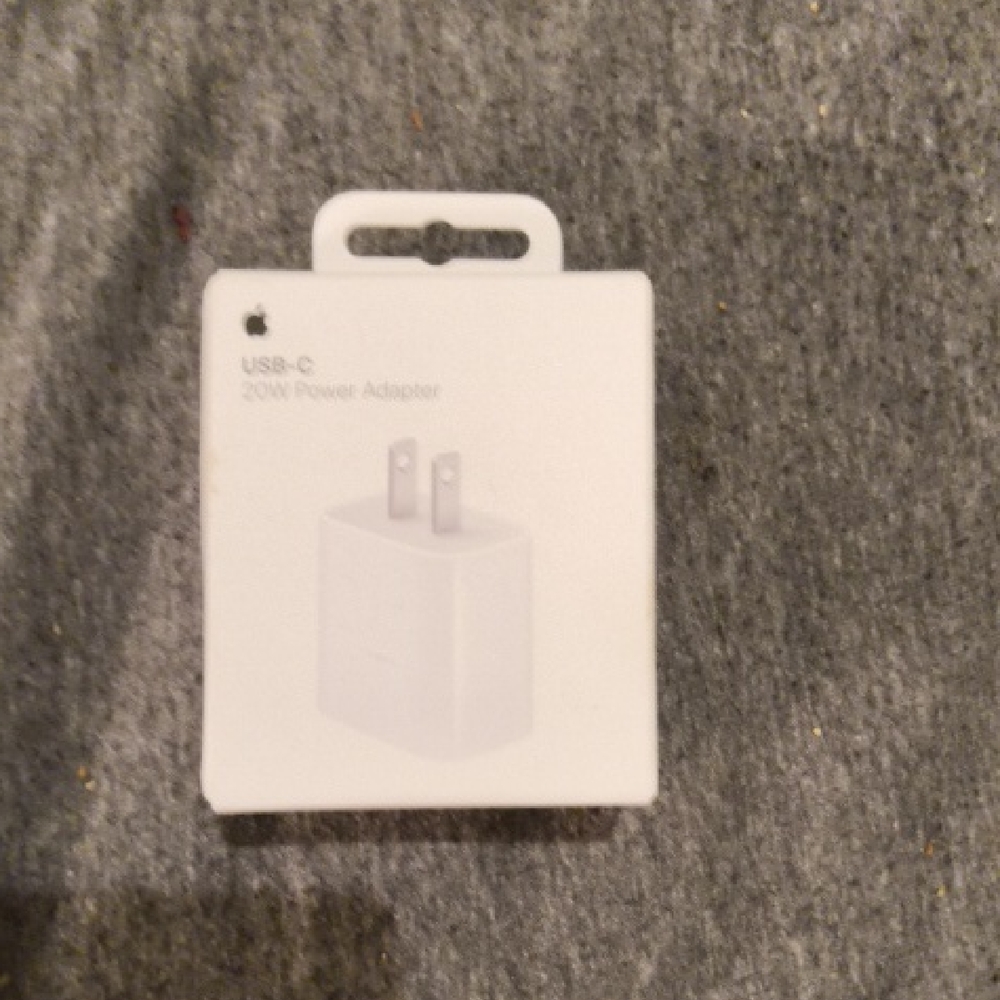 Apple USB-C Power Adapter 20W - Classic White